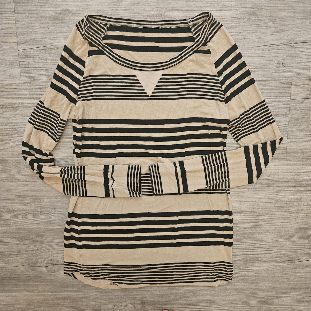 Striped Long Sleeve Scoop Neck Top in Beige and Black